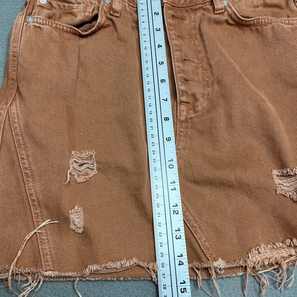 We the free distressed mini skirt size 30 - Picture 3 of 7